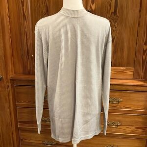 Syllables light gray mock neck shirt sz M